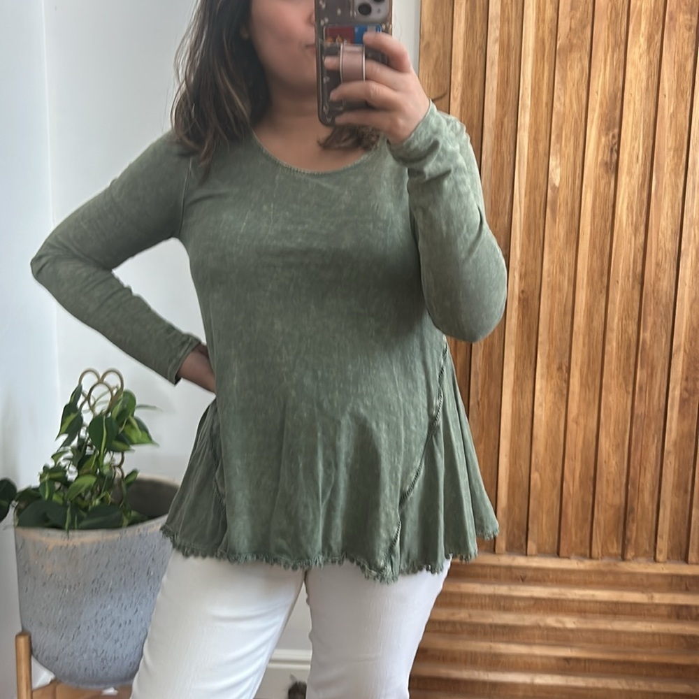 Altar'd State Ruffle Hemline Distressed top. S